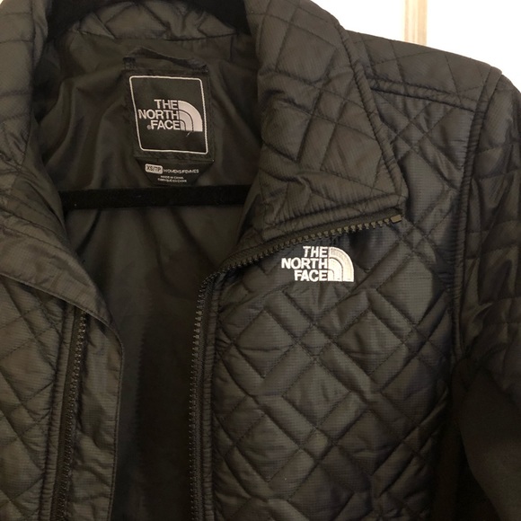 Gorgeous North Face jkt—-Flash sale!Need to sell everything so make me an offer! - Picture 5 of 5